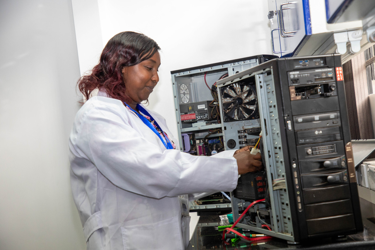 Digital Forensic Laboratory (DFL)